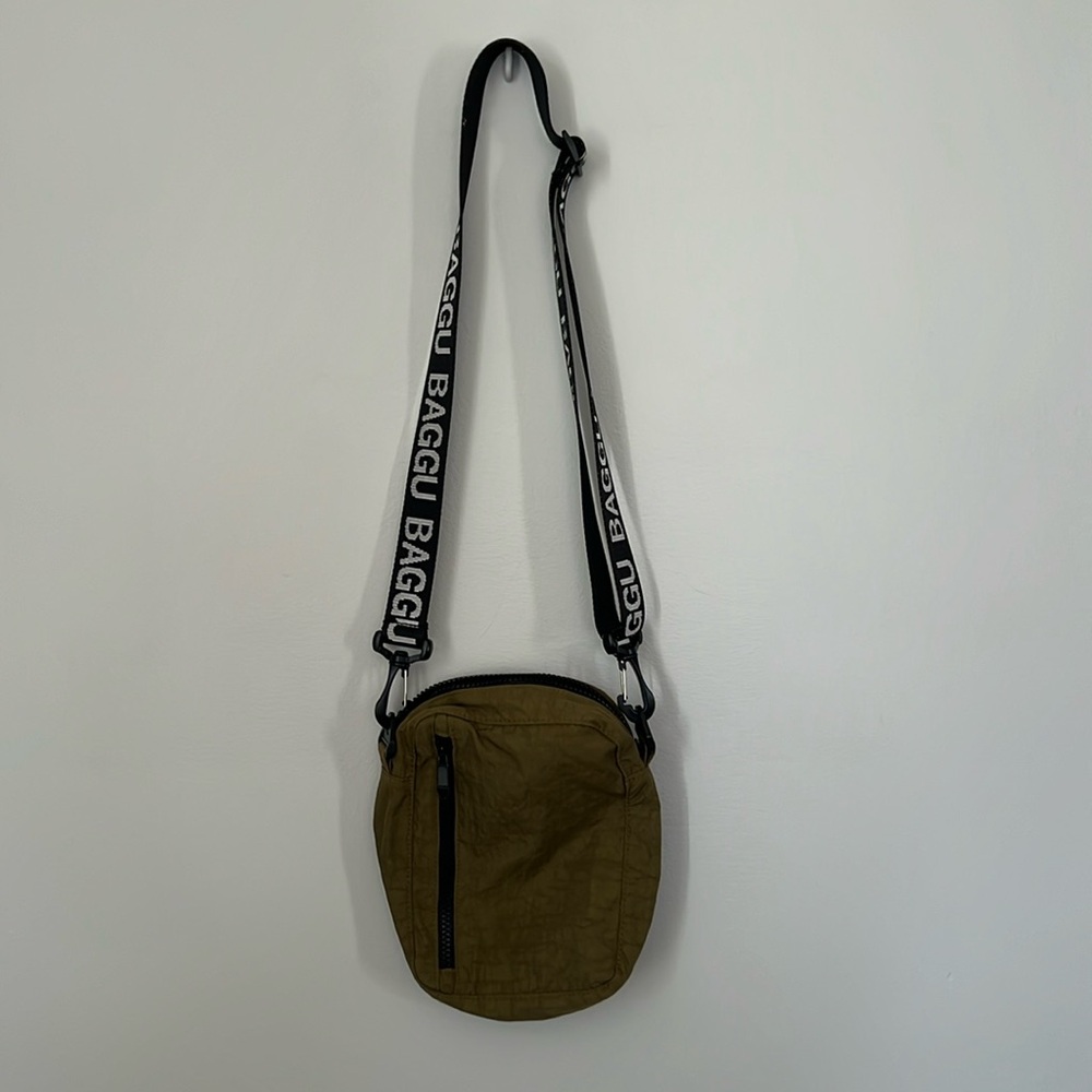 RARE Baggu Sport Crossbody bag